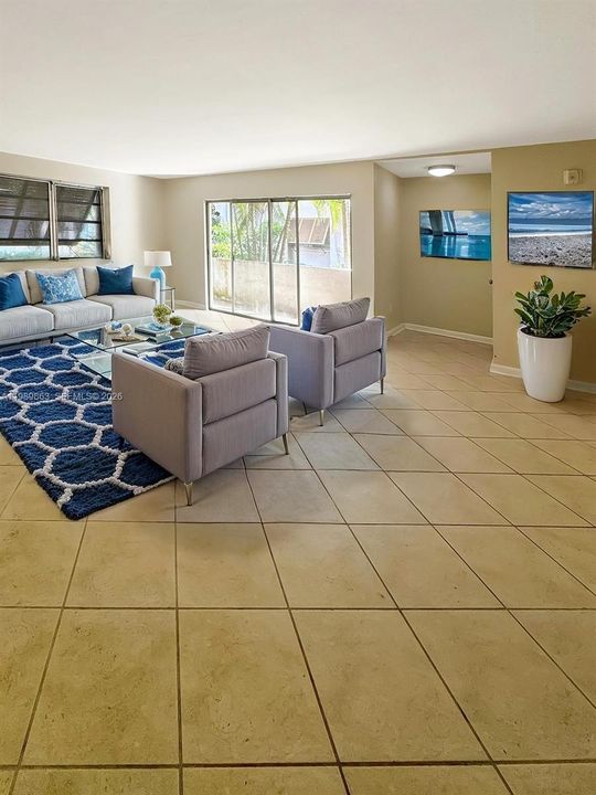 Под контрактом: $330,000 (2 спален, 2 ванн, 1178 Квадратных фут)