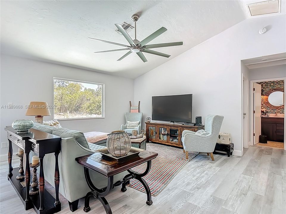 Vendido Recientemente: $489,000 (3 camas, 2 baños, 1452 Pies cuadrados)