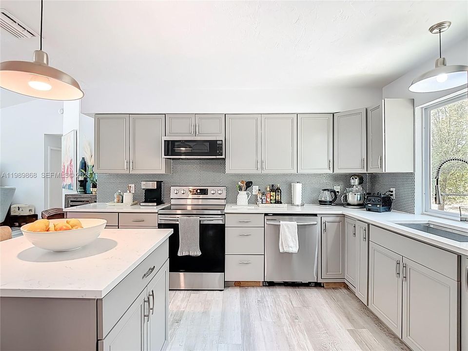 Vendido Recientemente: $489,000 (3 camas, 2 baños, 1452 Pies cuadrados)