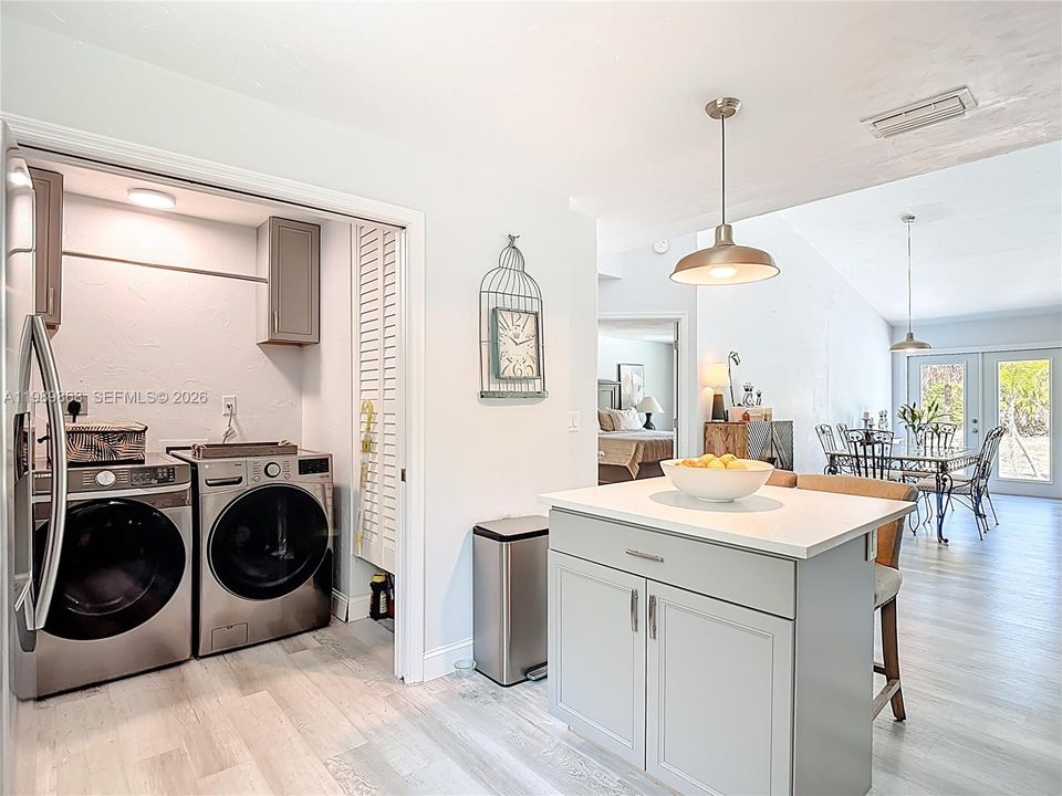 Vendido Recientemente: $489,000 (3 camas, 2 baños, 1452 Pies cuadrados)