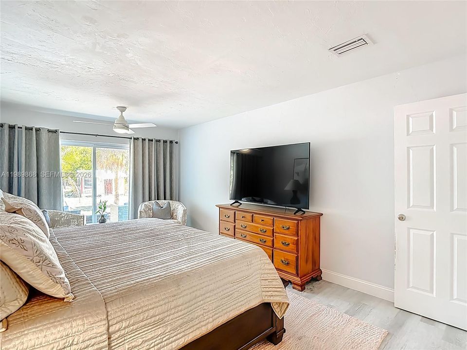 Vendido Recientemente: $489,000 (3 camas, 2 baños, 1452 Pies cuadrados)