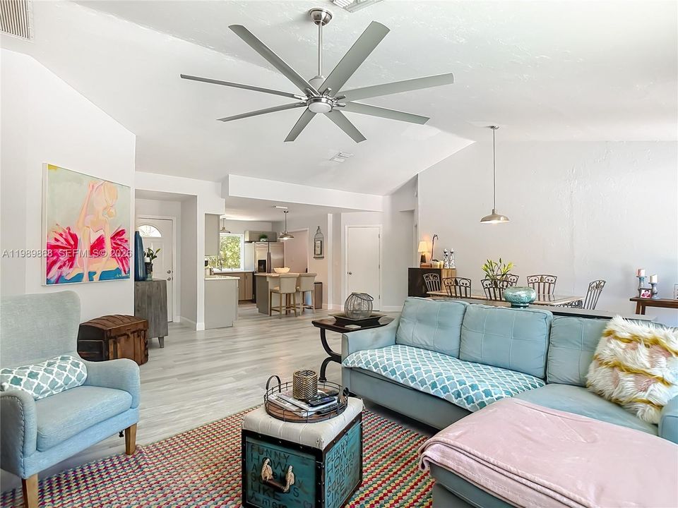 Vendido Recientemente: $489,000 (3 camas, 2 baños, 1452 Pies cuadrados)