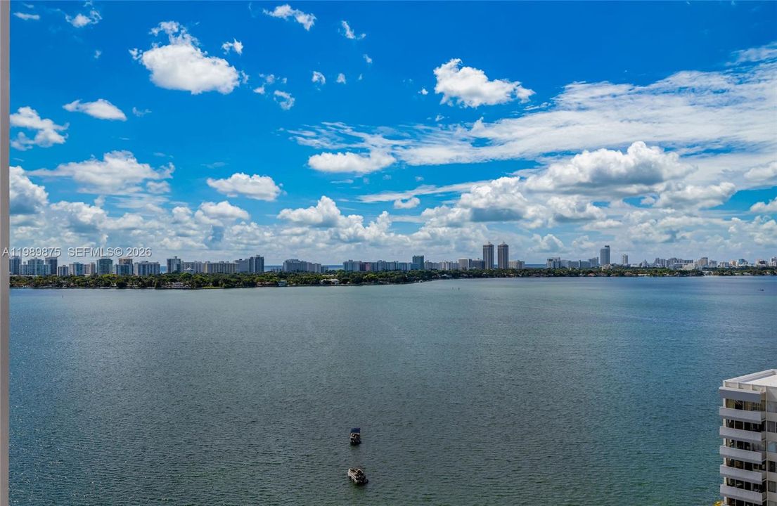For Sale: $425,000 (2 beds, 2 baths, 1030 Square Feet)