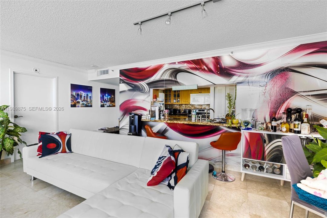 For Sale: $425,000 (2 beds, 2 baths, 1030 Square Feet)
