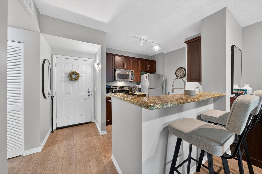 2401 NE 65th St Apt 310 Fort-print-003-0