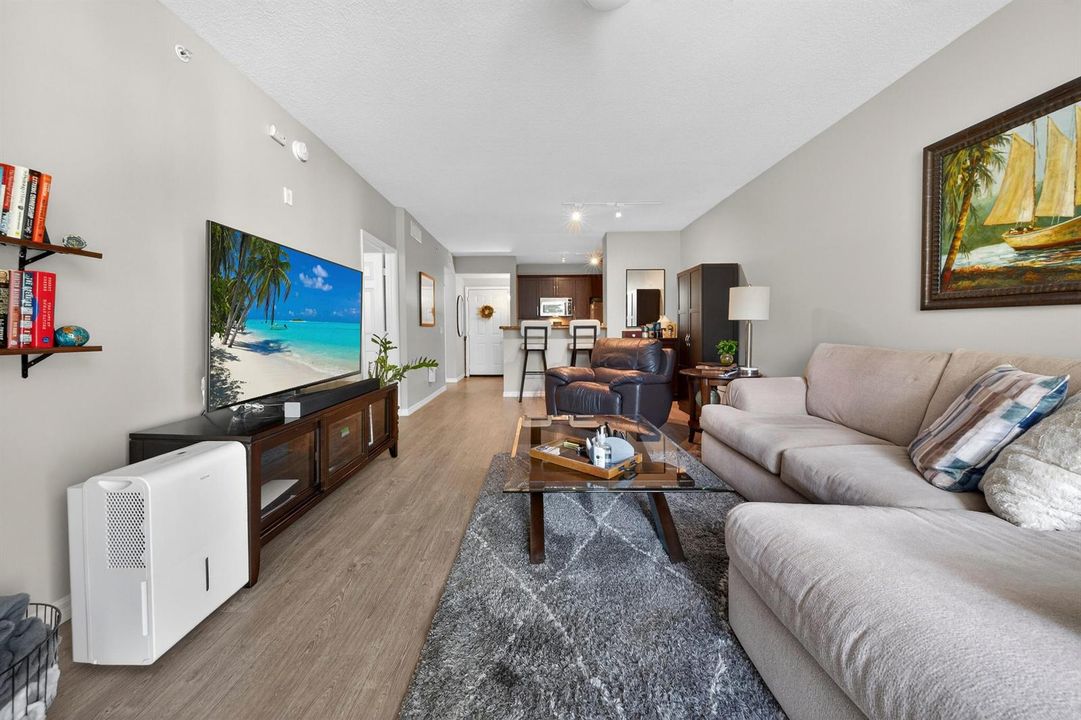 2401 NE 65th St Apt 310 Fort-print-007-0