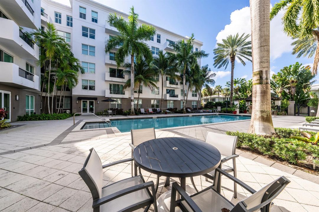2401 NE 65th St Apt 310 Fort-print-016-0