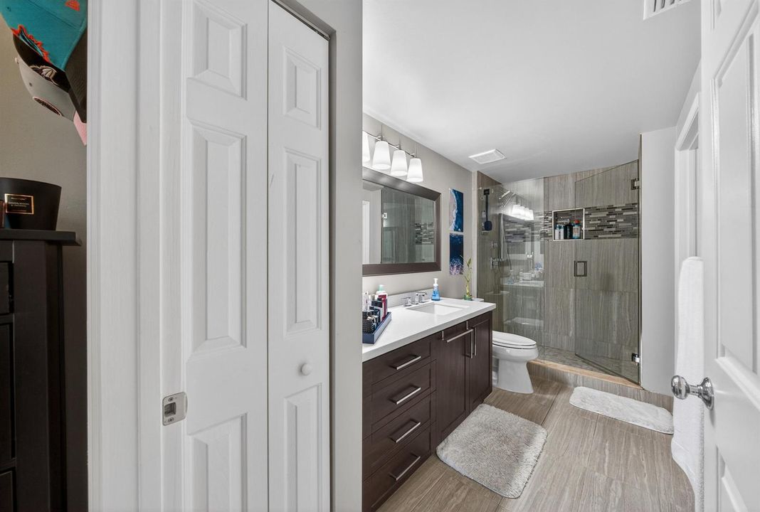 2401 NE 65th St Apt 310 Fort-print-009-0