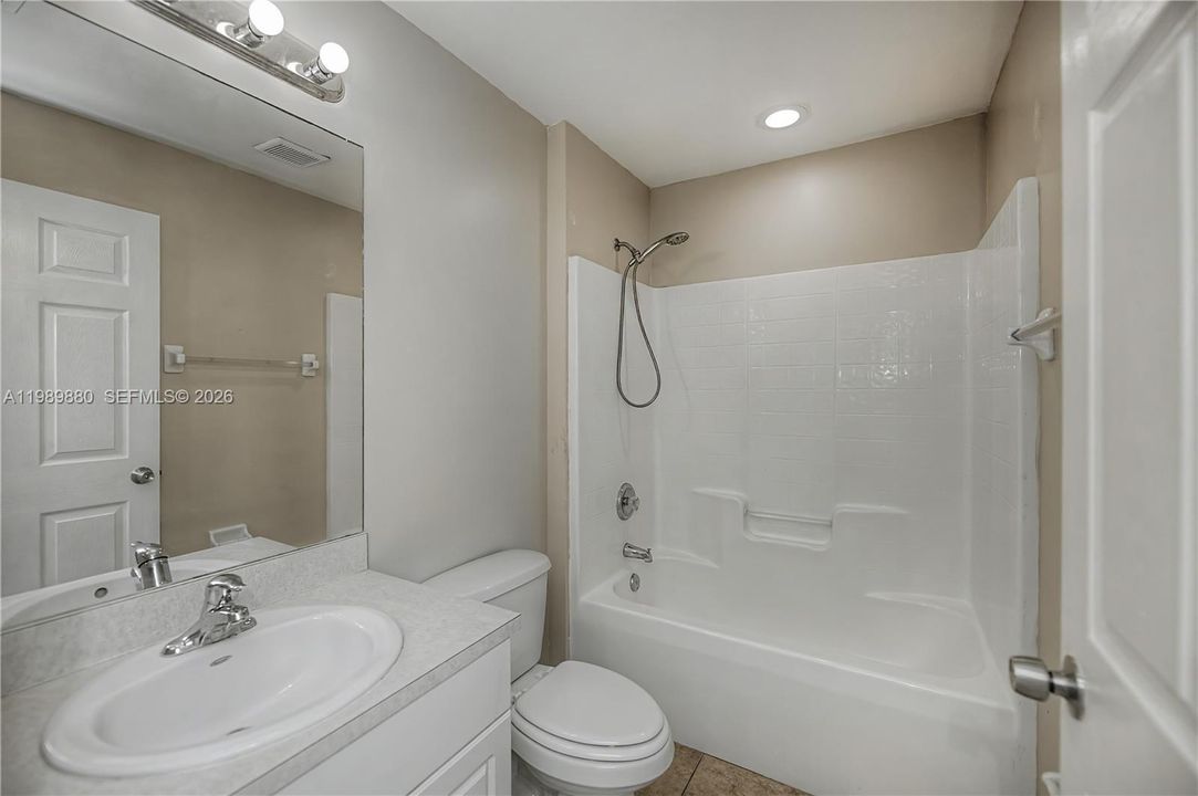 En Venta: $279,000 (3 camas, 2 baños, 0 Pies cuadrados)