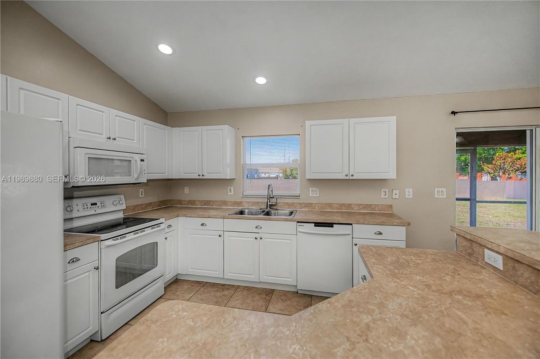 En Venta: $279,000 (3 camas, 2 baños, 0 Pies cuadrados)