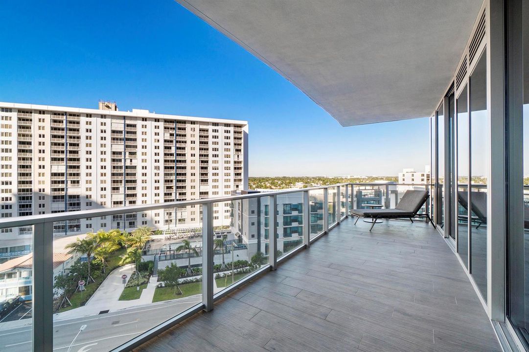 2200 N Ocean Blvd S606_03