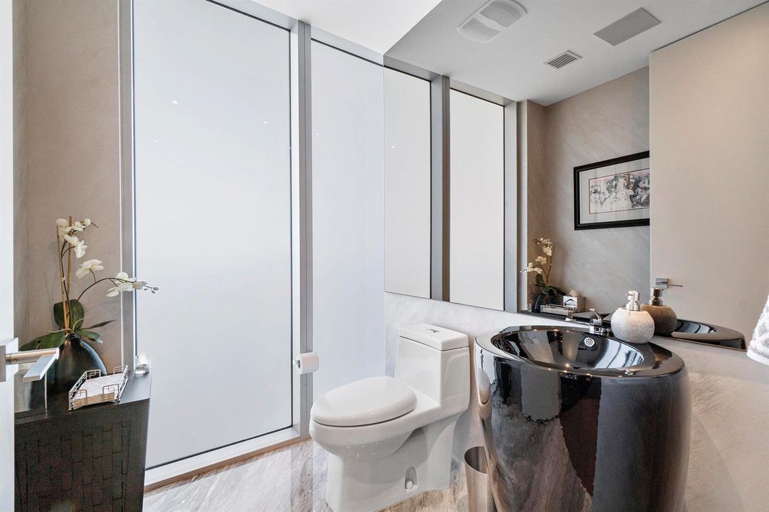 2200 N Ocean Blvd S606_06