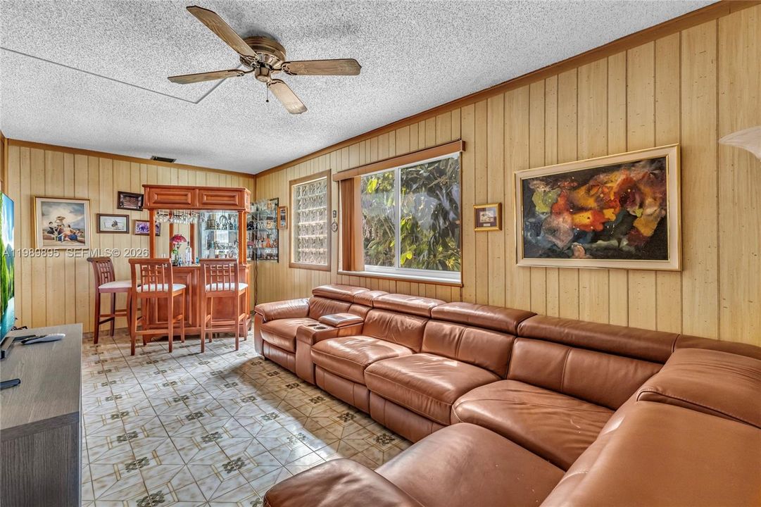 Activo con contrato: $637,500 (3 camas, 2 baños, 1761 Pies cuadrados)