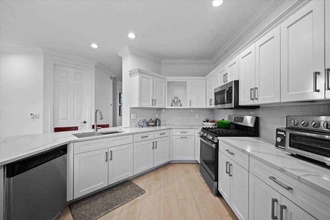 Open Modern Kitchen