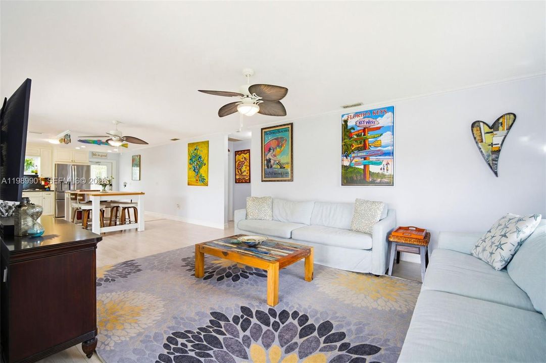 Recently Sold: $1,290,000 (2 beds, 2 baths, 1596 Square Feet)