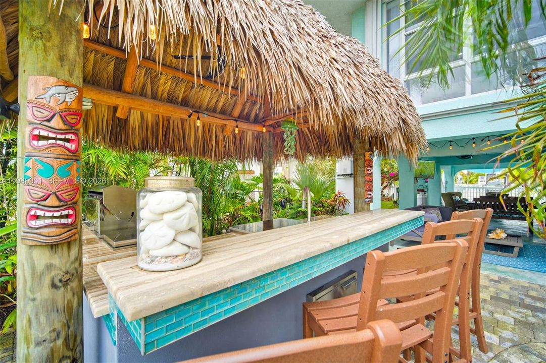Recently Sold: $1,290,000 (2 beds, 2 baths, 1596 Square Feet)