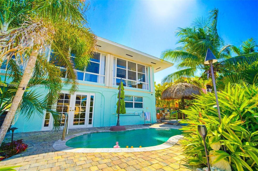 Recently Sold: $1,290,000 (2 beds, 2 baths, 1596 Square Feet)