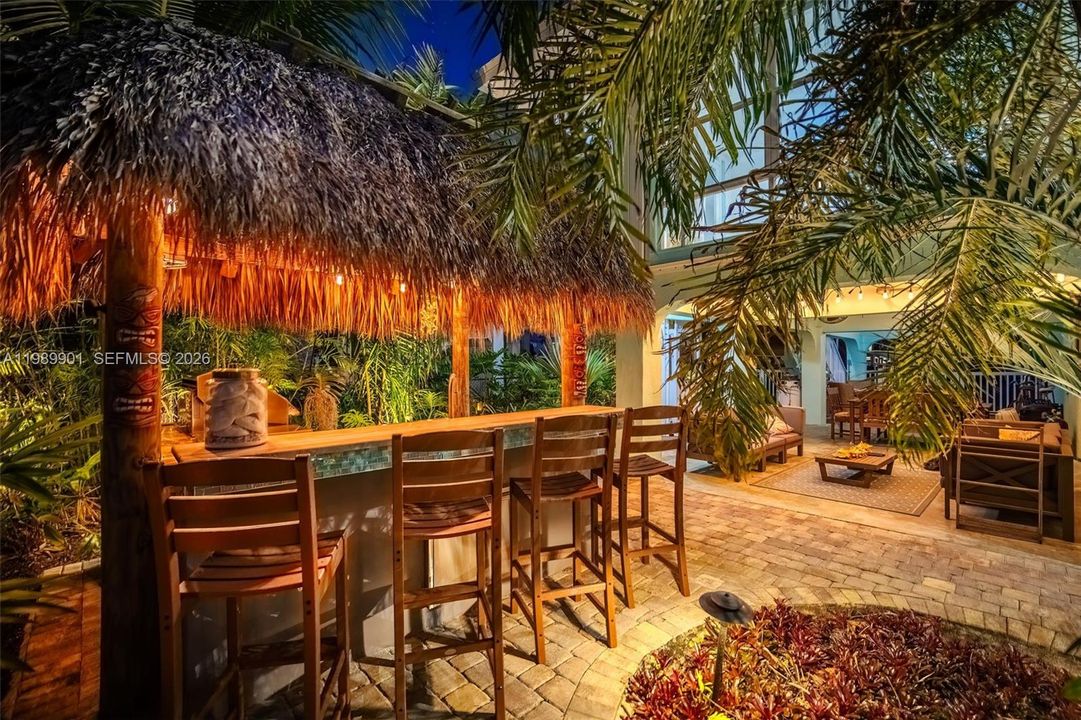Recently Sold: $1,290,000 (2 beds, 2 baths, 1596 Square Feet)