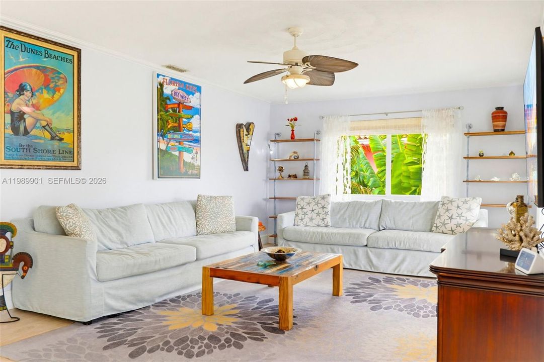 Recently Sold: $1,290,000 (2 beds, 2 baths, 1596 Square Feet)