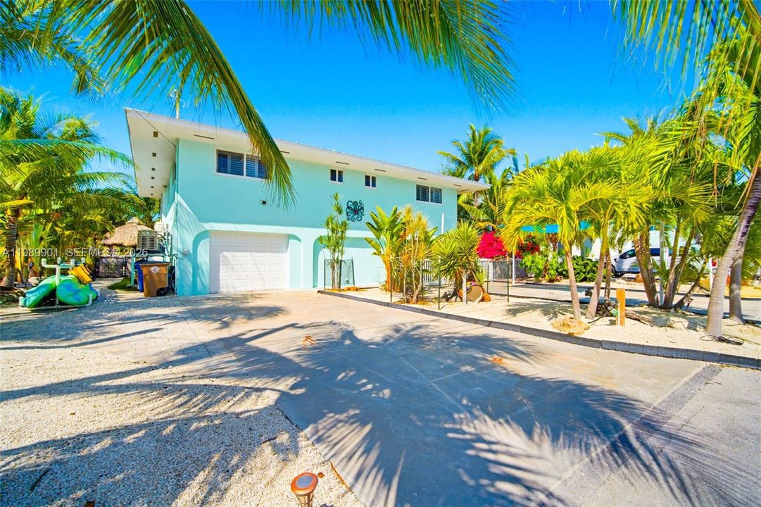 Recently Sold: $1,290,000 (2 beds, 2 baths, 1596 Square Feet)