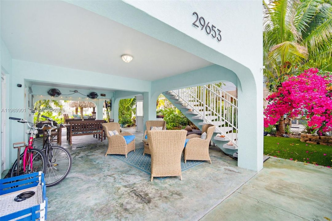 Recently Sold: $1,290,000 (2 beds, 2 baths, 1596 Square Feet)