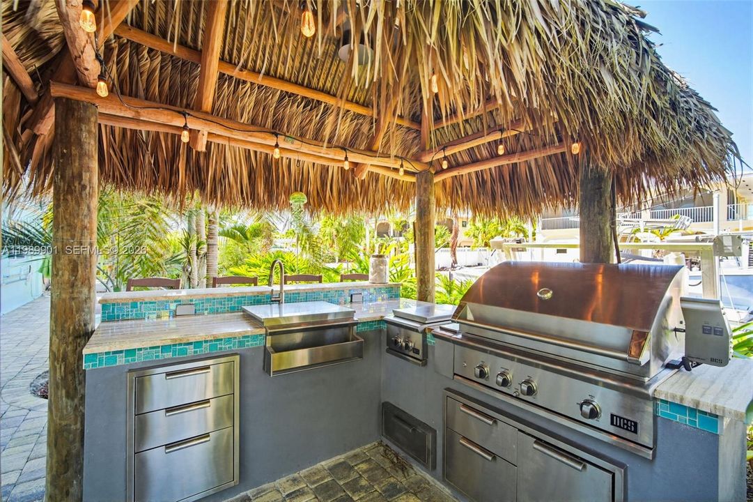 Recently Sold: $1,290,000 (2 beds, 2 baths, 1596 Square Feet)