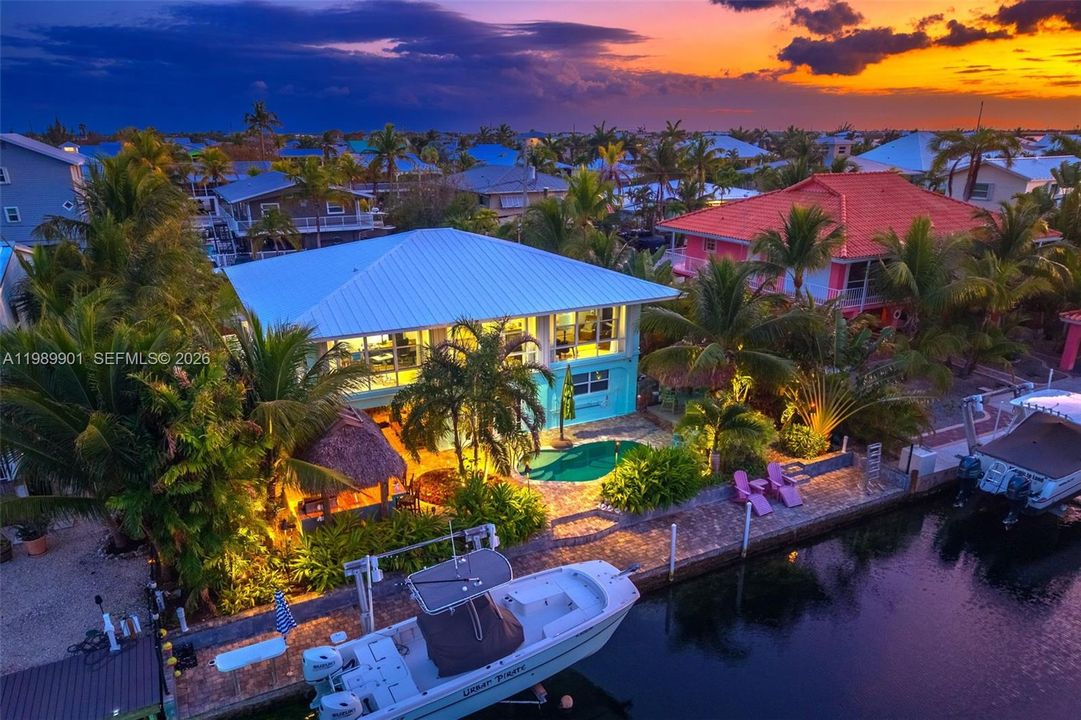 Recently Sold: $1,290,000 (2 beds, 2 baths, 1596 Square Feet)
