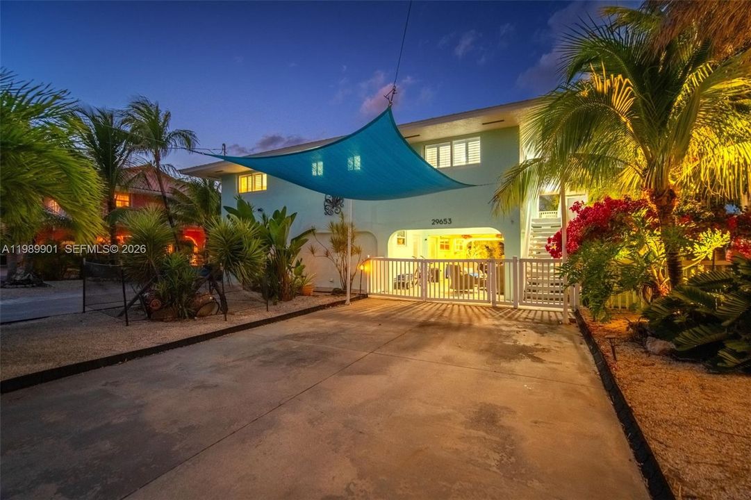 Recently Sold: $1,290,000 (2 beds, 2 baths, 1596 Square Feet)