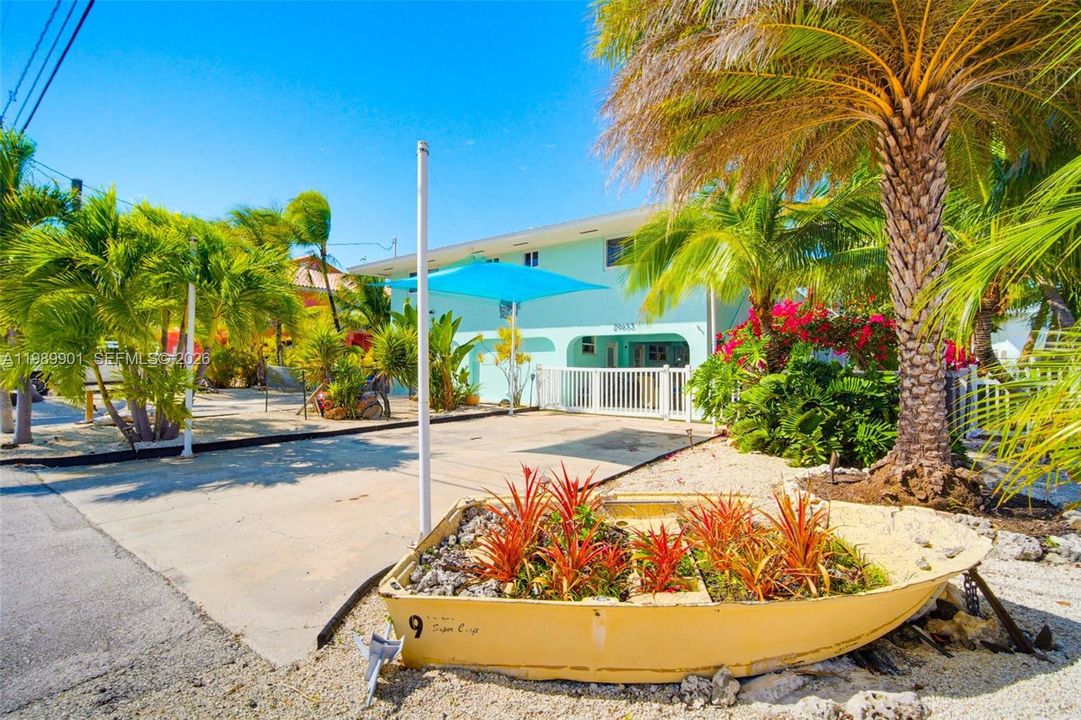 Recently Sold: $1,290,000 (2 beds, 2 baths, 1596 Square Feet)
