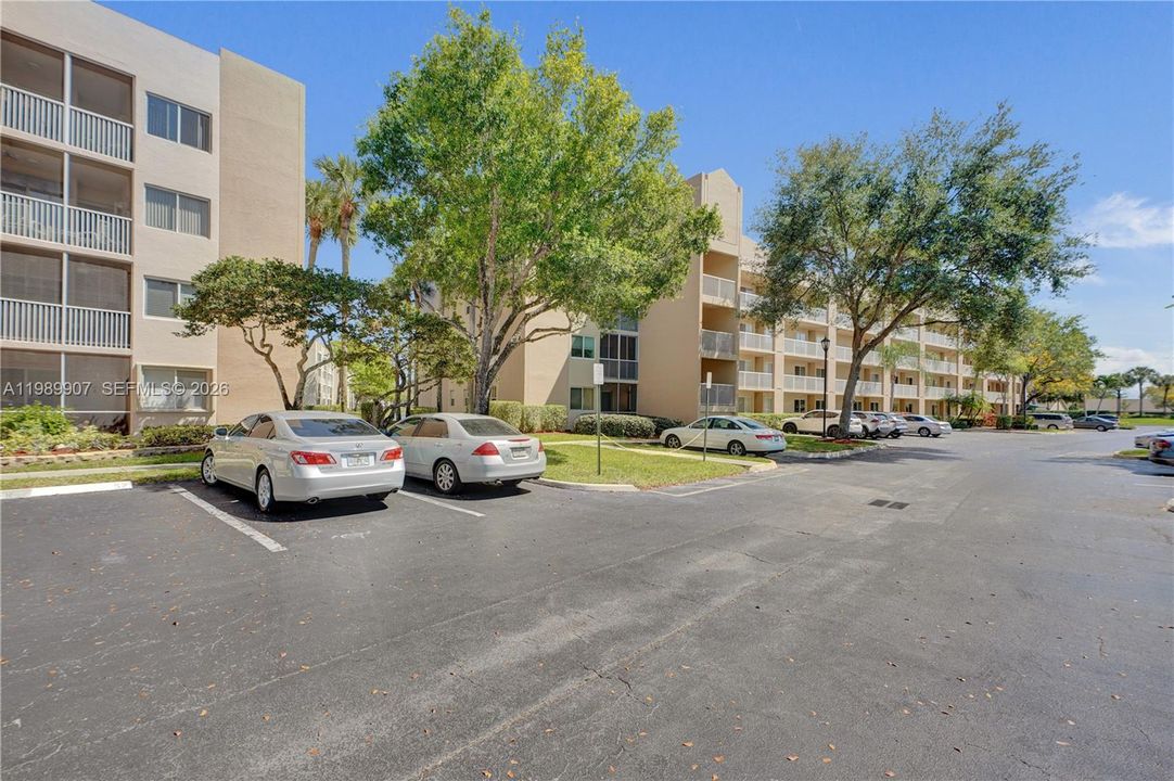 For Sale: $135,900 (2 beds, 1 baths, 981 Square Feet)