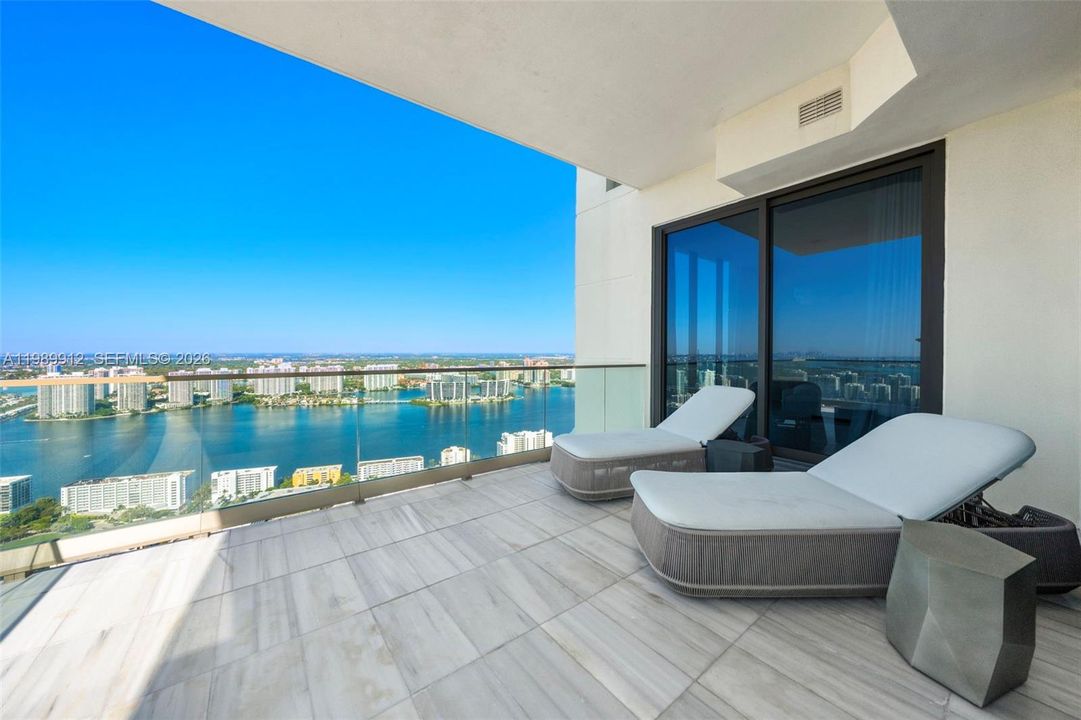 For Sale: $15,495,000 (4 beds, 5 baths, 5573 Square Feet)