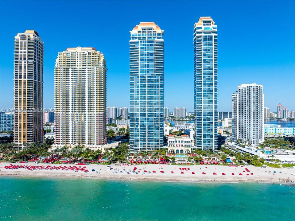 For Sale: $15,495,000 (4 beds, 5 baths, 5573 Square Feet)