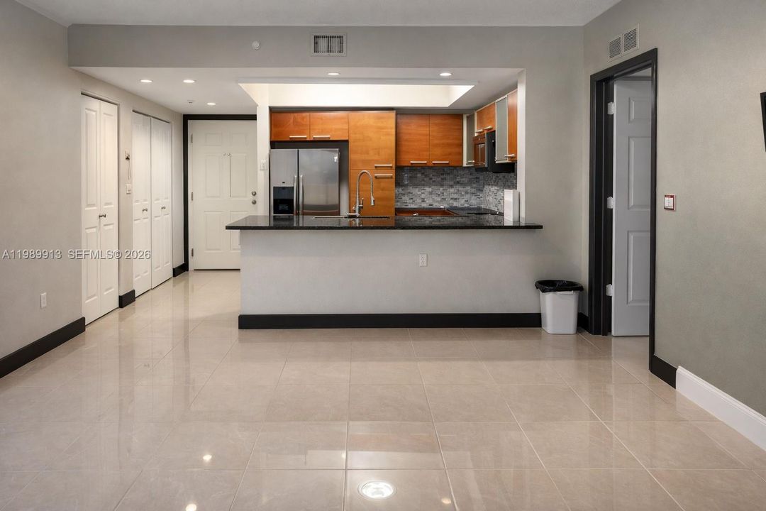 En Venta: $460,000 (1 camas, 1 baños, 886 Pies cuadrados)