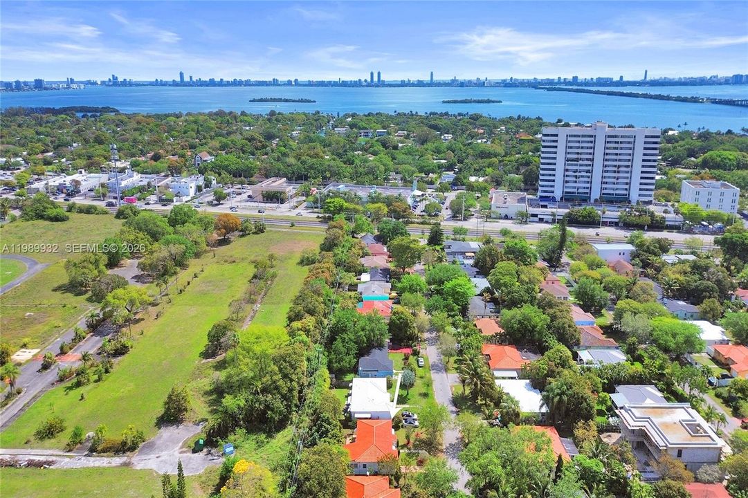 For Sale: $935,000 (2 beds, 1 baths, 1146 Square Feet)