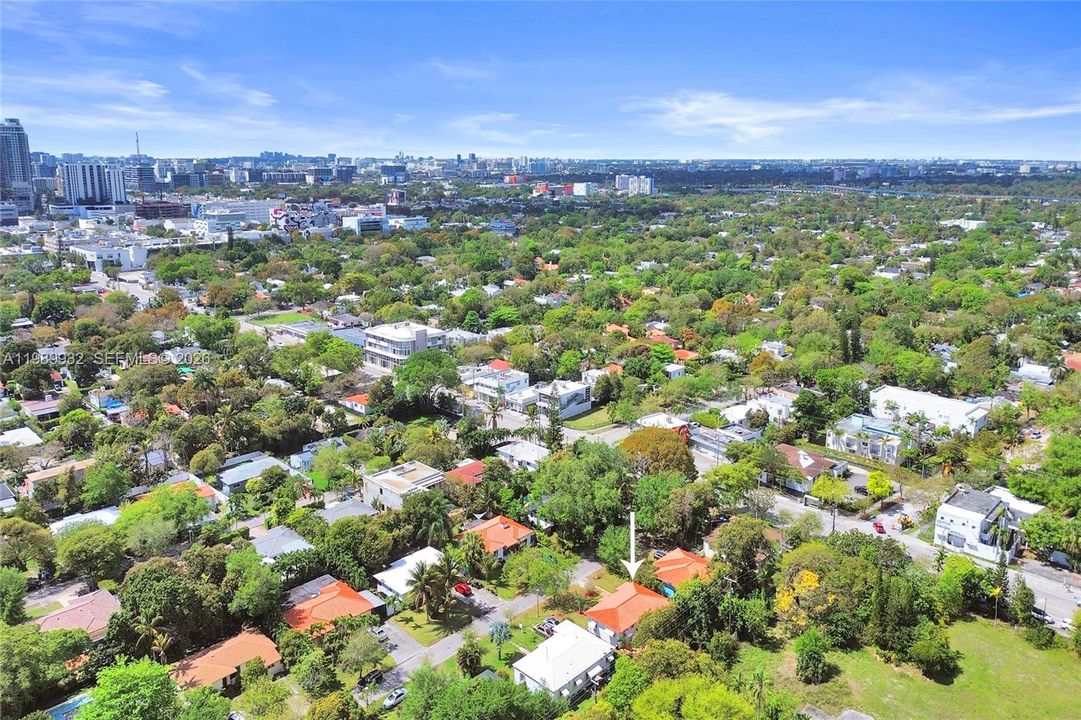 For Sale: $935,000 (2 beds, 1 baths, 1146 Square Feet)