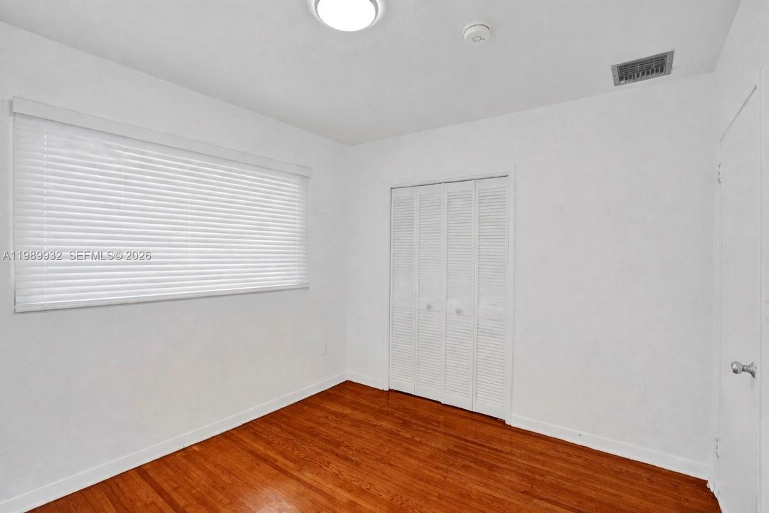 For Sale: $935,000 (2 beds, 1 baths, 1146 Square Feet)