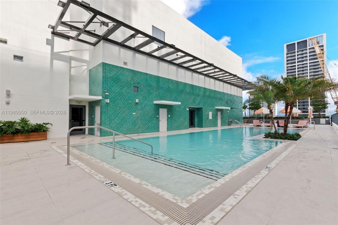 For Sale: $595,000 (1 beds, 1 baths, 600 Square Feet)