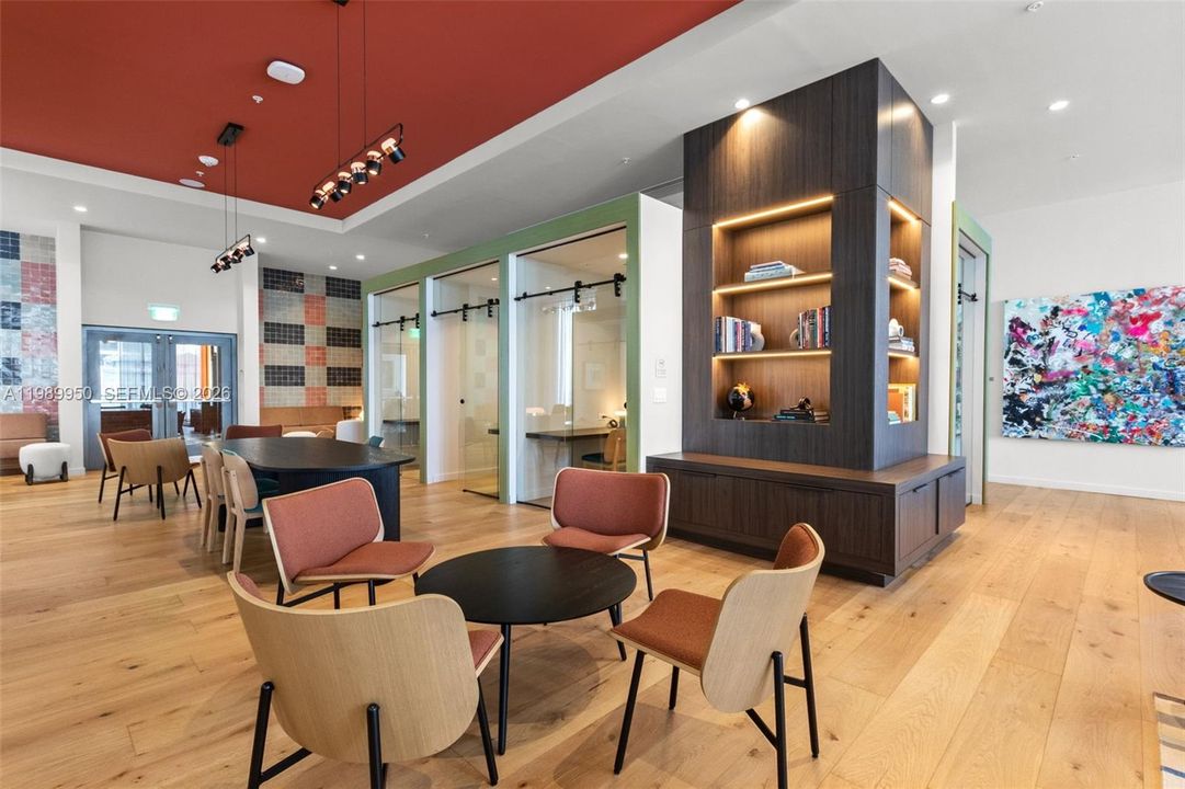 For Sale: $595,000 (1 beds, 1 baths, 600 Square Feet)