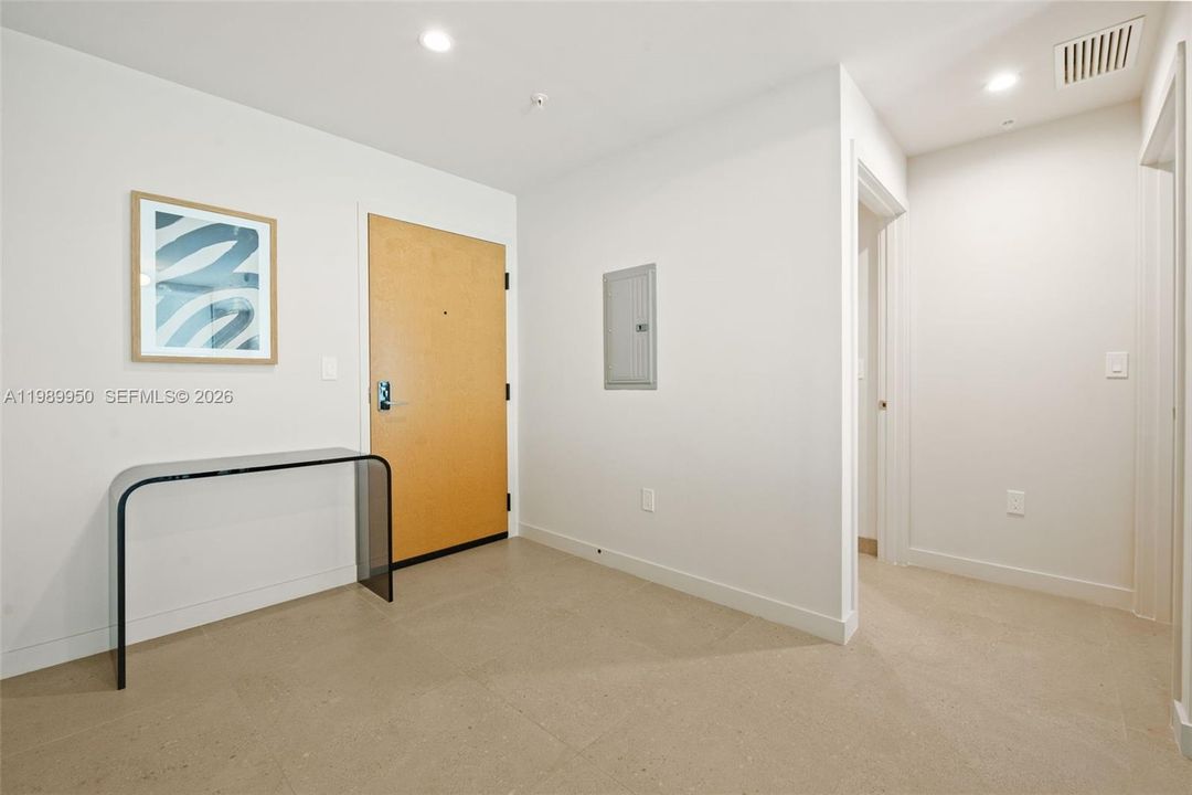For Sale: $595,000 (1 beds, 1 baths, 600 Square Feet)