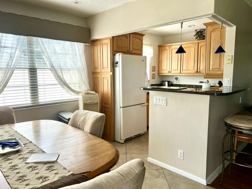 Farnham P Open kitchen