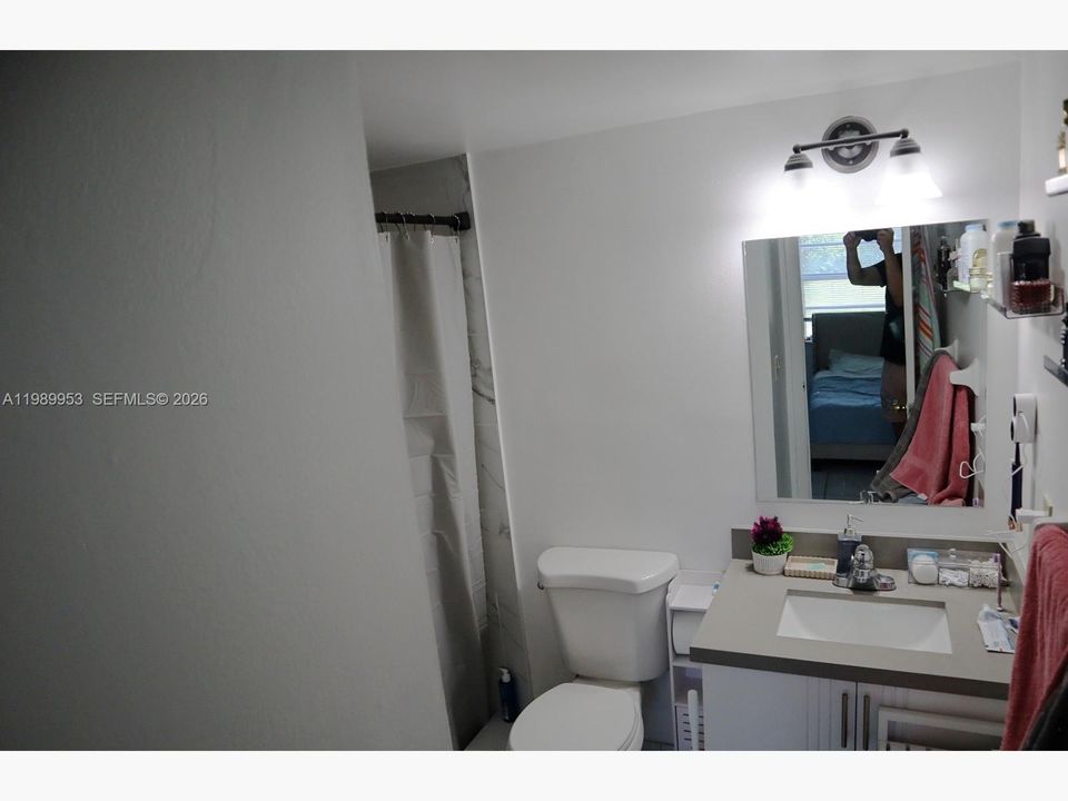 For Sale: $193,500 (2 beds, 2 baths, 740 Square Feet)