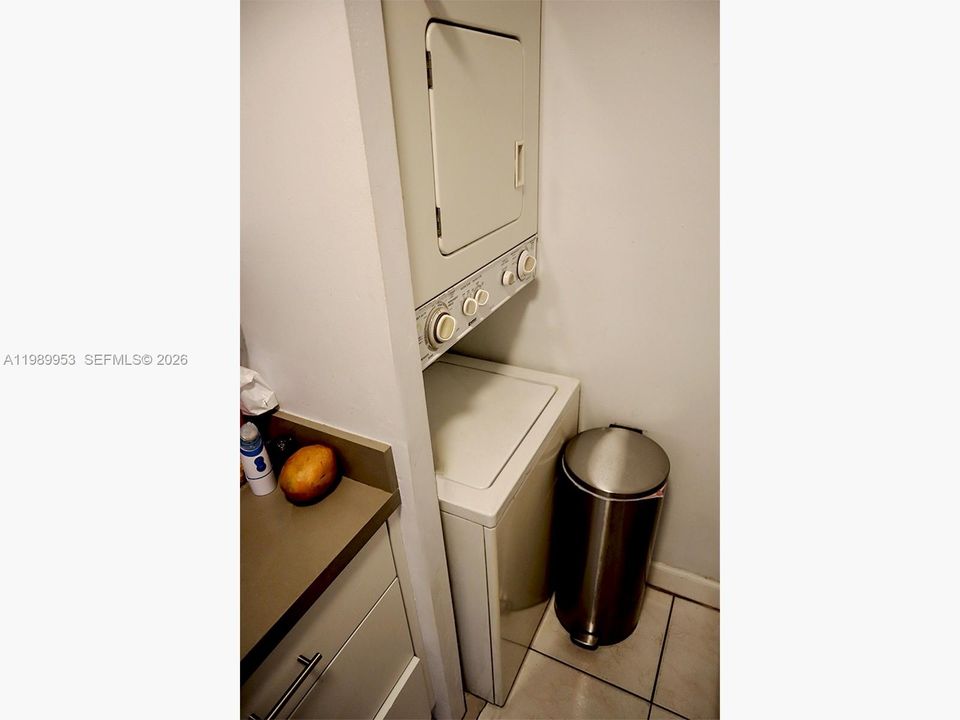 For Sale: $193,500 (2 beds, 2 baths, 740 Square Feet)