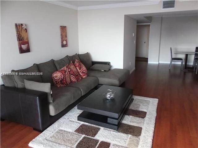 En Venta: $555,000 (1 camas, 1 baños, 930 Pies cuadrados)