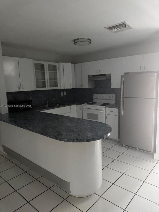 Недавно арендовано: $2,950 (3 спален, 2 ванн, 1260 Квадратных фут)