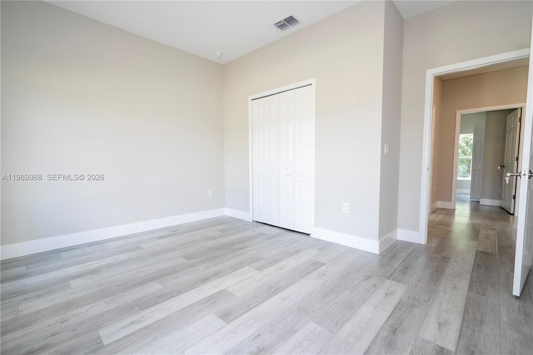 Недавно продано: $349,000 (3 спален, 2 ванн, 1904 Квадратных фут)