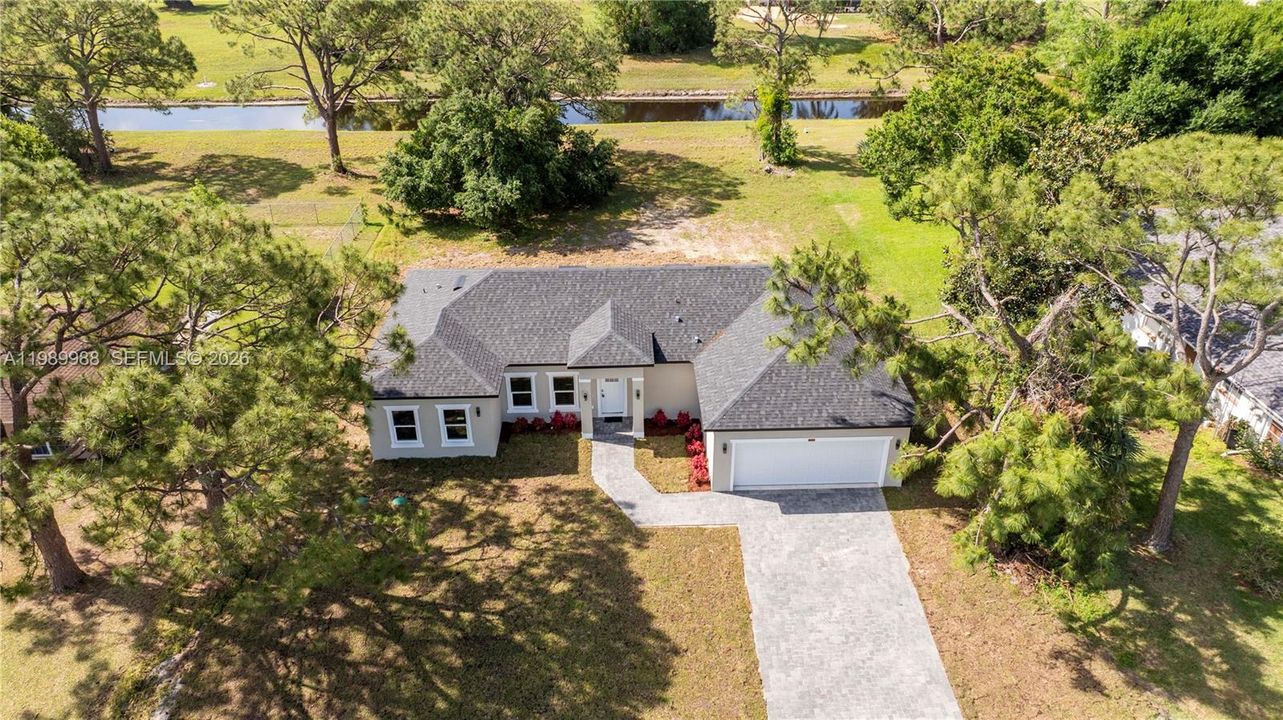 Недавно продано: $349,000 (3 спален, 2 ванн, 1904 Квадратных фут)