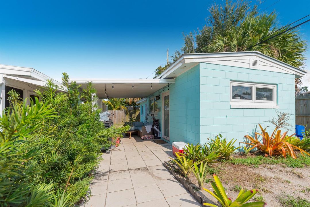 2574 NE Roberta St, Jensen Beach, FL 349