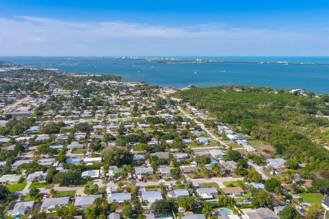 2574 NE Roberta St, Jensen Beach, FL 349
