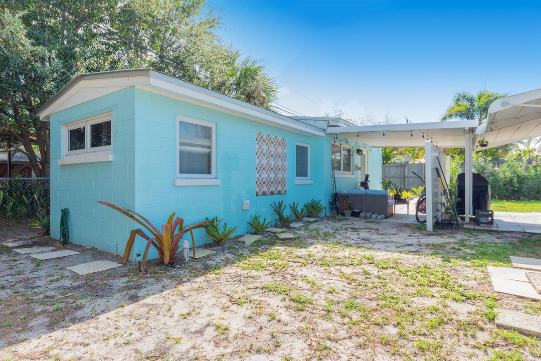 2574 NE Roberta St, Jensen Beach, FL 349