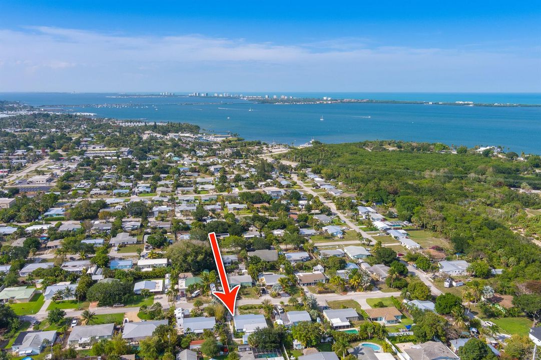 2574 NE Roberta St, Jensen Beach, FL 349